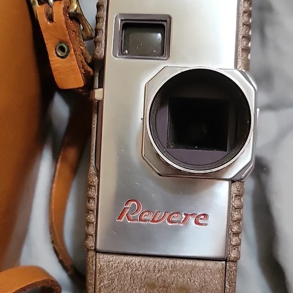 Vintage revere 8 mm movie camera circa 1950s - Picture 6 of 7